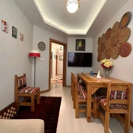 Sik Tasarimli Aile Evi アパート
